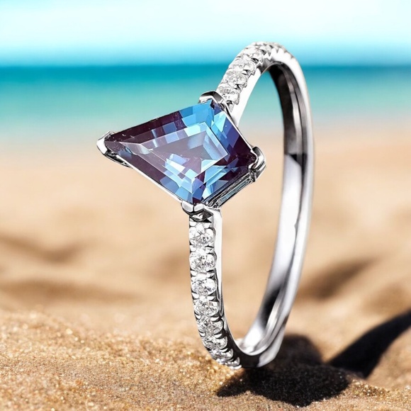 Kite Shape Alexandrite Rings Handcrafted in Sterling Silver 925 with Moissanite - Picture 1 of 11